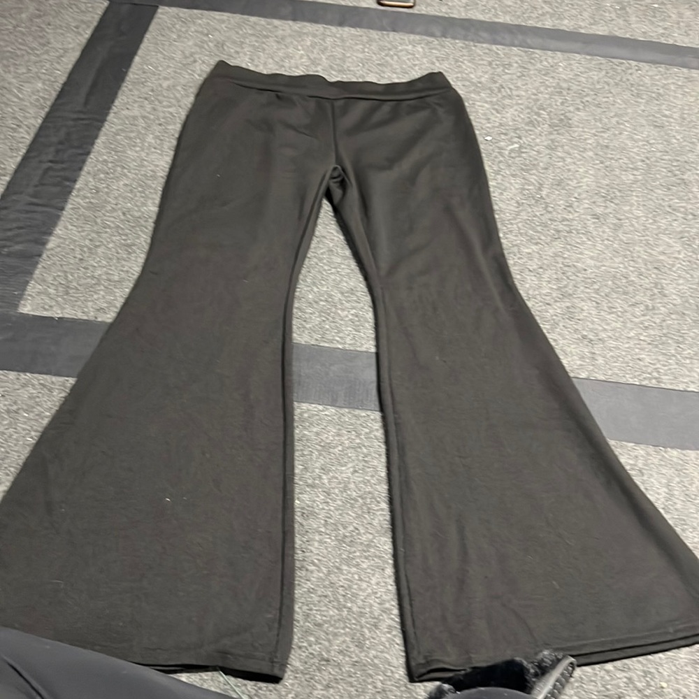 SHEIN ribbed bell bottoms
